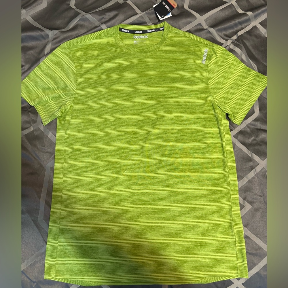 Reebok SpeedWick Size M Lime Green Stripe Polyester Short Sleeve T Shirt NWT
